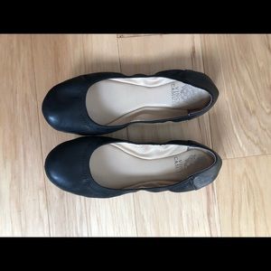 Vince Camuto Black Flat Size 6.5